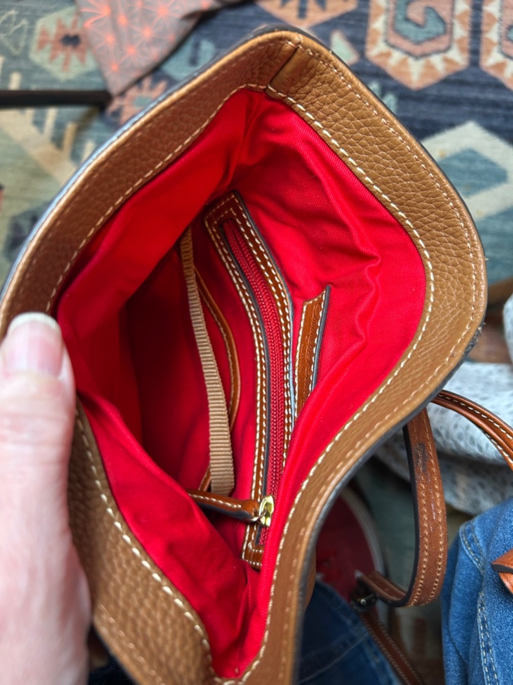 Dooney & Bourke Pebble Grain toggle Crossbody NWOT - Picture 3 of 5